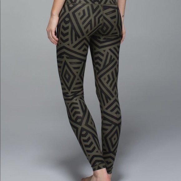 Lululemon Leggings chevron shuffle fatigue green + black - Picture 4 of 7